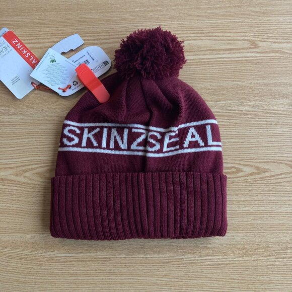 Sealskinz Heacham Waterproof Cold Weather Icon Bobble Hat Unisex L/XL Red NWT - Picture 7 of 7
